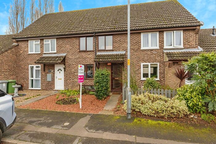 3 Bedroom Terraced House For Sale In Nursery Close, Norwich, NR6