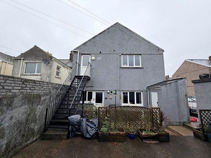 1 Bedroom Flat To Rent In Apley Terrace, Pembroke Dock, SA72