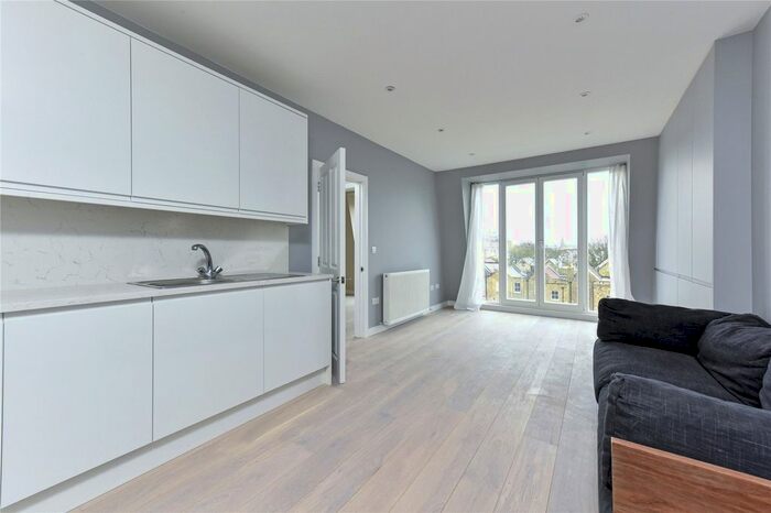 2 Bedroom Flat To Rent In Hammersmith Grove, London, W6