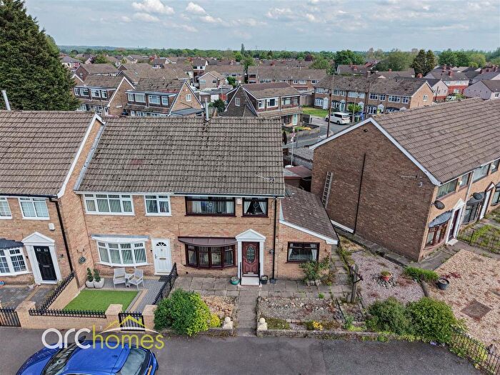 4 Bedroom Semi-Detached House For Sale In Wigan Road, Leigh, WN7