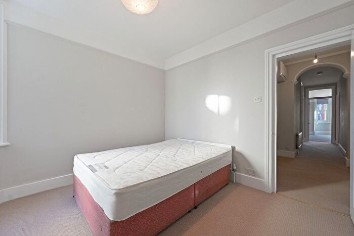 3 Bedroom Flat To Rent In Johnson Mansions, Queens Club Gardens, W14