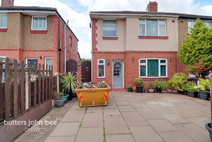 3 Bedroom Semi-Detached House For Sale In Albion Street, Crewe, CW2