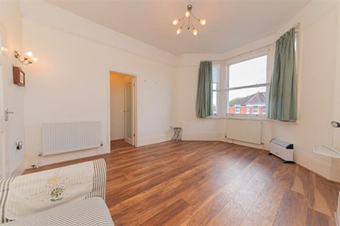 Studio For Sale In Sunny Gardens Road, Hendon, London, NW4