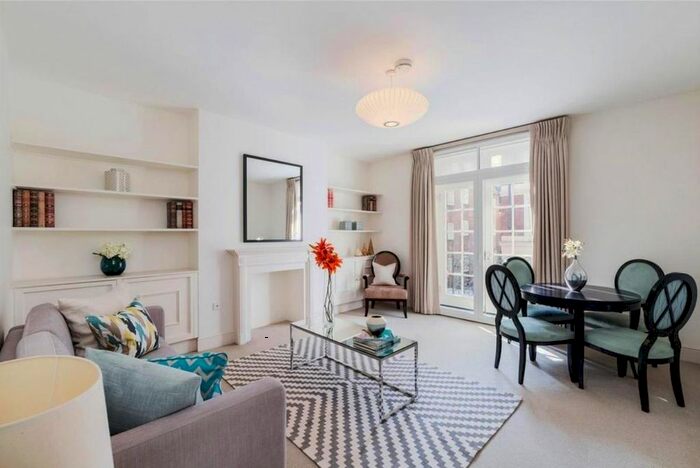 2 Bedroom Terraced House To Rent In Lees Place, Marble Arch, W1K