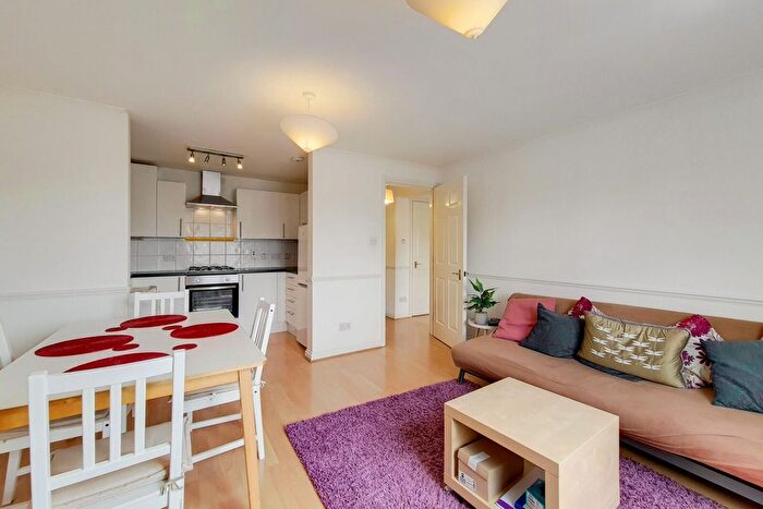1 Bedroom Flat To Rent In Mile End Road, Whitechapel, London, E1
