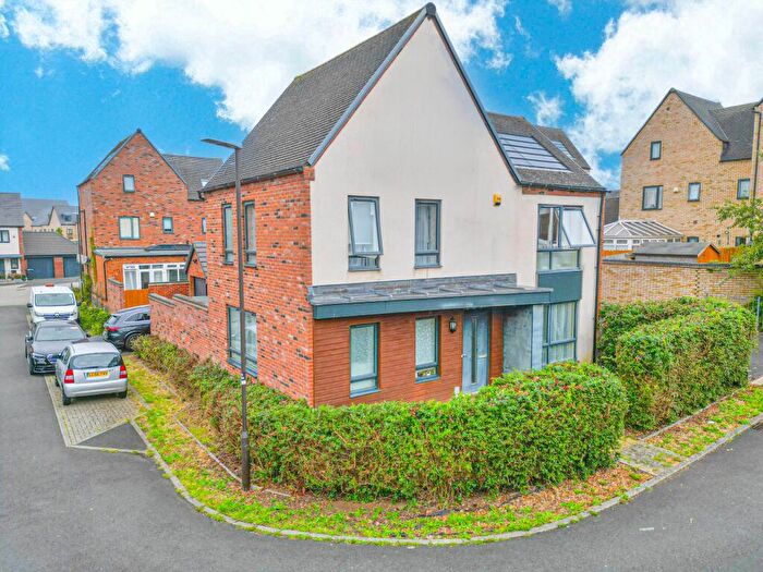 3 Bedroom Detached House For Sale In Askerton Crescent, Kingsmead, MK4