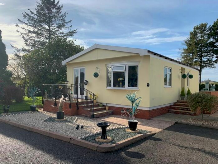 Houses for sale & to rent in TF2 8PE, Laneside, Muxton Telford