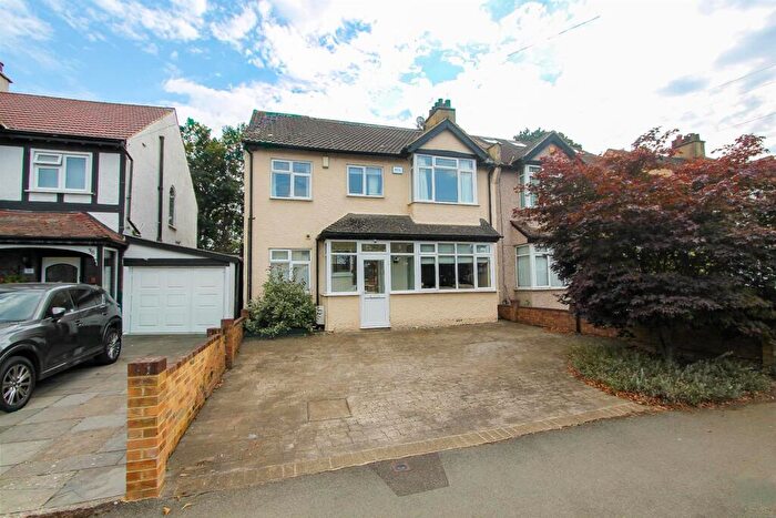 5 Bedroom Semi-Detached House For Sale In Bute Gardens, Wallington, SM6