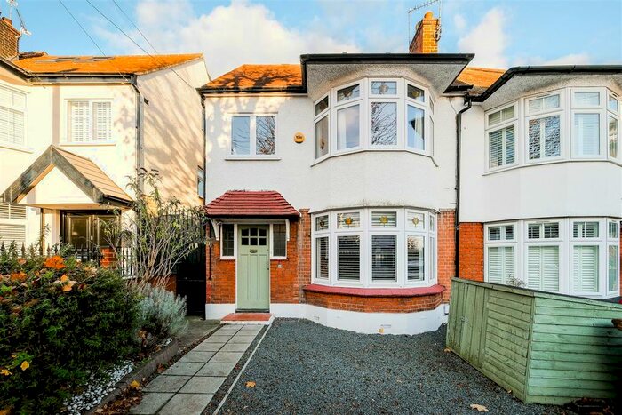 4 Bedroom Semi-Detached House To Rent In Kimberley Road, North Chingford, E4