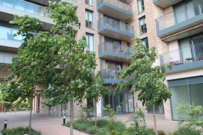 2 Bedroom Flat For Sale In High Street, Staines-Upon-Thames, Surrey, TW18