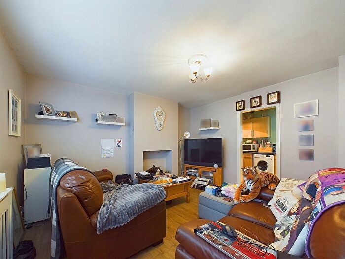 2 Bedroom Semi-Detached House For Sale In Arsenal Road, London, Greater London, SE9