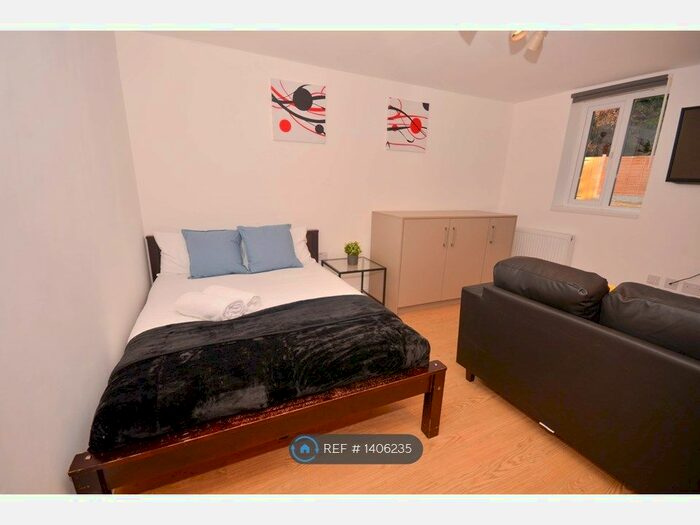 Studio To Rent In Northfield, Birmingham, B31