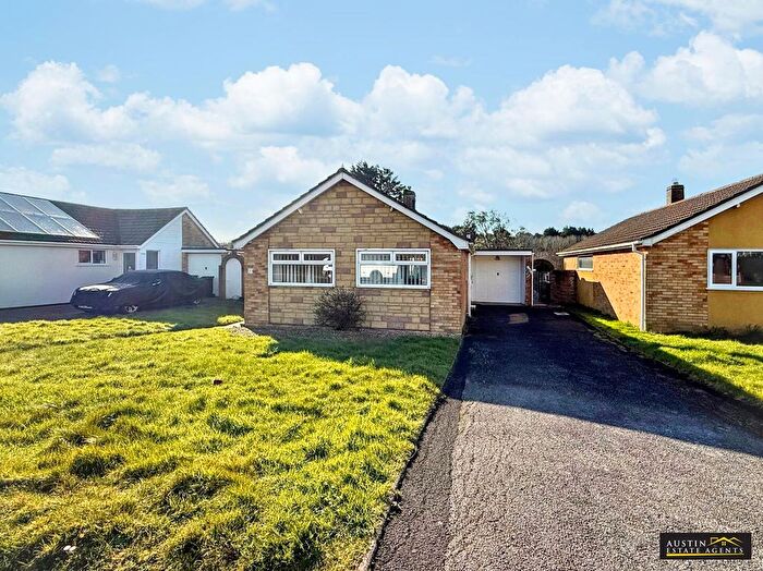 2 Bedroom Bungalow For Sale In Chafeys Avenue, Weymouth, DT4