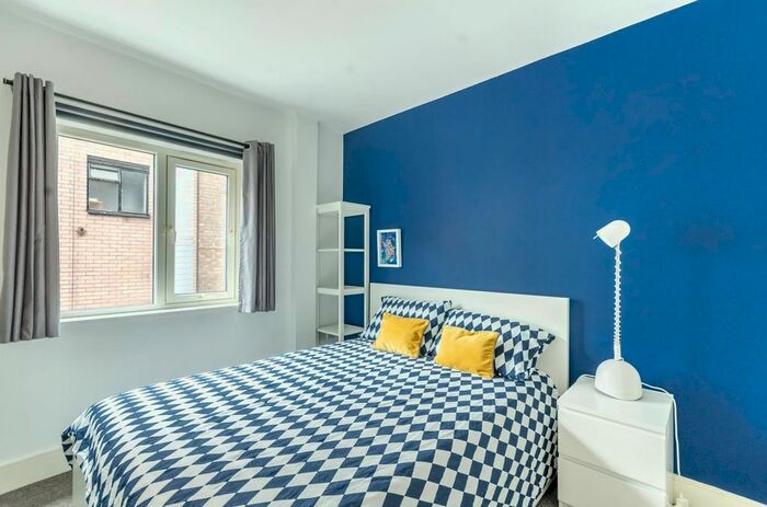 1 Bedroom Flat To Rent In Brownlow Mews, Bloomsbury, London, WC1N