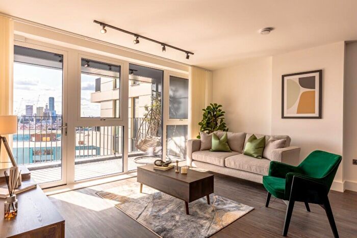 3 Bedroom Flat To Rent In Flat, Mitre Yard, Scrubs Lane, London, NW10