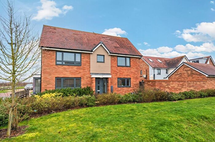 4 Bedroom Detached House For Sale In Frossell Court, Wootton, MK43