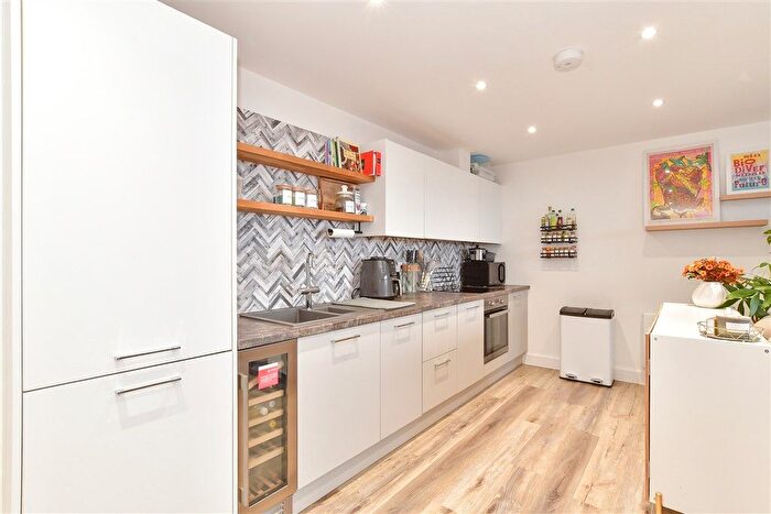 1 Bedroom Flat For Sale In Godinton Road, Ashford, Kent, TN23