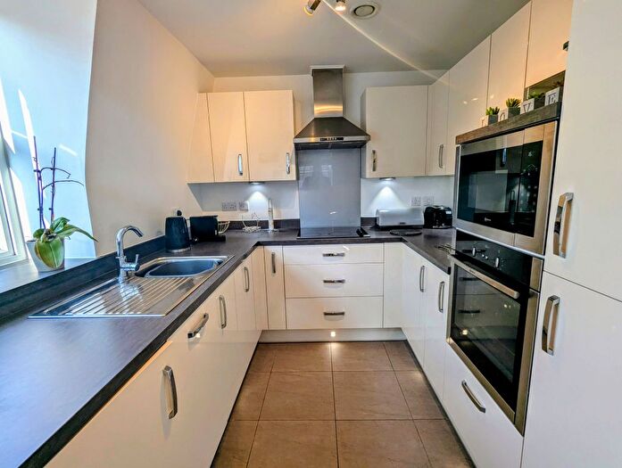 1 Bedroom Flat For Sale In Ockford Road, Godalming, GU7