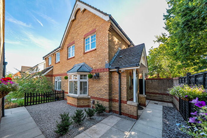 3 Bedroom Semi Detached House For Sale In Terrier Close, Hedge End, Southampton, SO30