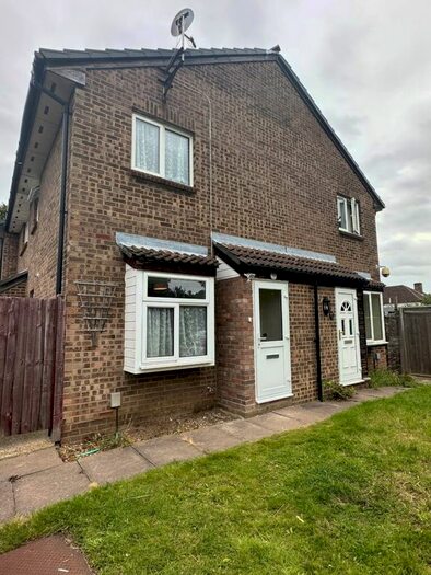 1 Bedroom Semi-Detached House To Rent In Pedley Road, Chadwell Heath, Essex, RM8