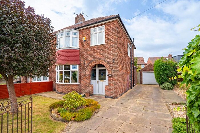 3 Bedroom Semi Detached House For Sale In Queenswood Grove, York, YO24