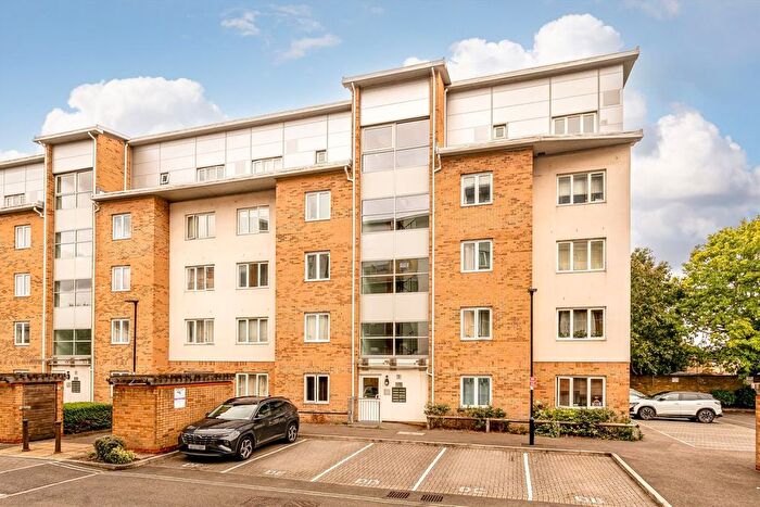 2 Bedroom Flat To Rent In Primrose Place, Isleworth, TW7