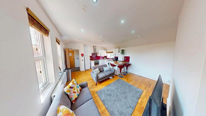 2 Bedroom Apartment To Rent In Flat, Burns Street, Nottingham, NG7