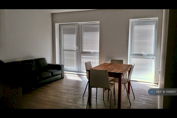 2 Bedroom Flat To Rent In High Road Leyton, London, E10