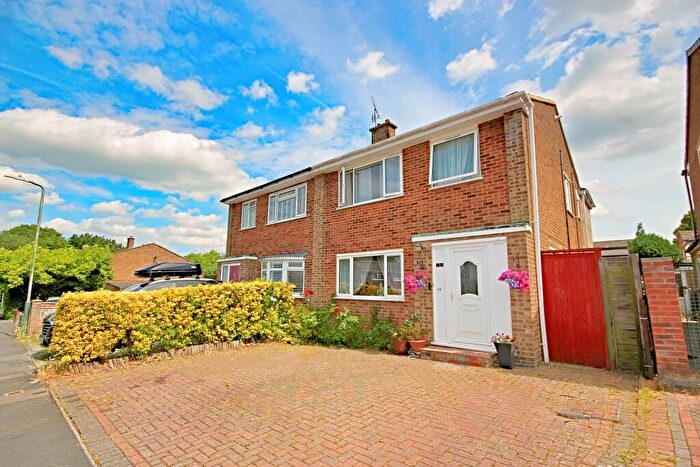 4 Bedroom Semi-Detached House For Sale In Kilndown Close, Allington, Kent, ME16