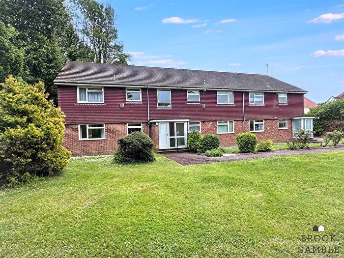 2 Bedroom Flat For Sale In Shortdean Place, Eastbourne, BN21