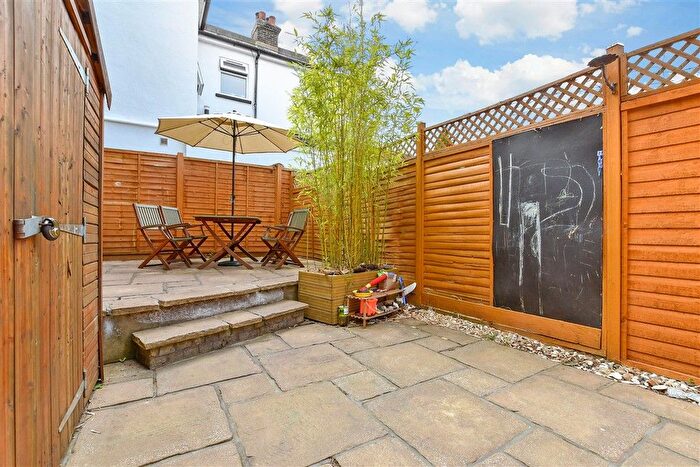 3 Bedroom Semi-Detached House For Sale In Clarence Road, Sutton, Surrey, SM1