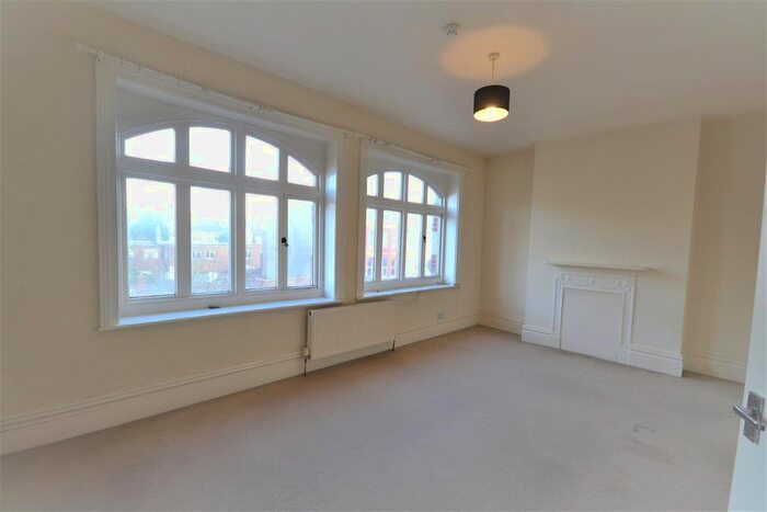3 Bedroom Flat To Rent In Devonshire Road, Bexhill-On-Sea TN40