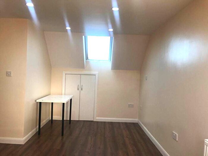 Studio To Rent In High Street, Harrow, HA3