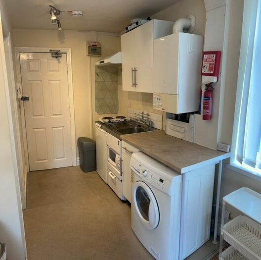 Studio To Rent In Woodville Road, Cardiff, CF24