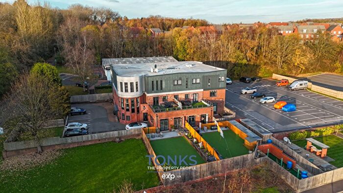 2 Bedroom Flat For Sale In Baggeridge House, Roadstone Drive, Dudley, West Midlands, DY3