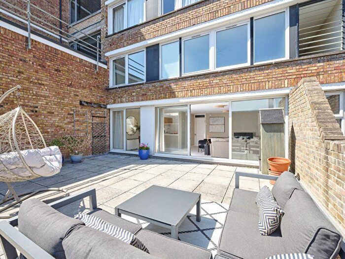 3 Bedroom Apartment For Sale In High Kingsdown | Kingsdown, BS2