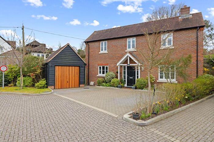 4 Bedroom Detached House For Sale In Tanners Reach, Petersfield, Hampshire, GU32