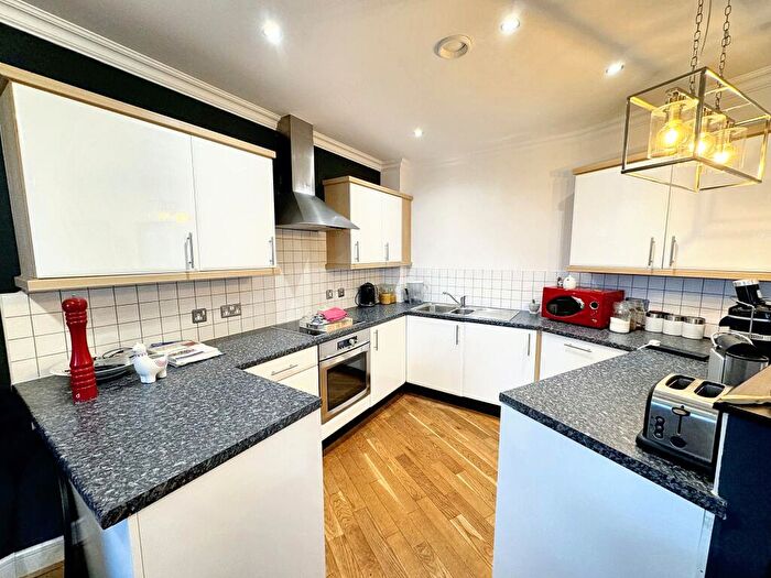 3 Bedroom Flat For Sale In Penthouse, The Atrium, Bury Old Road, Whitefield, M45