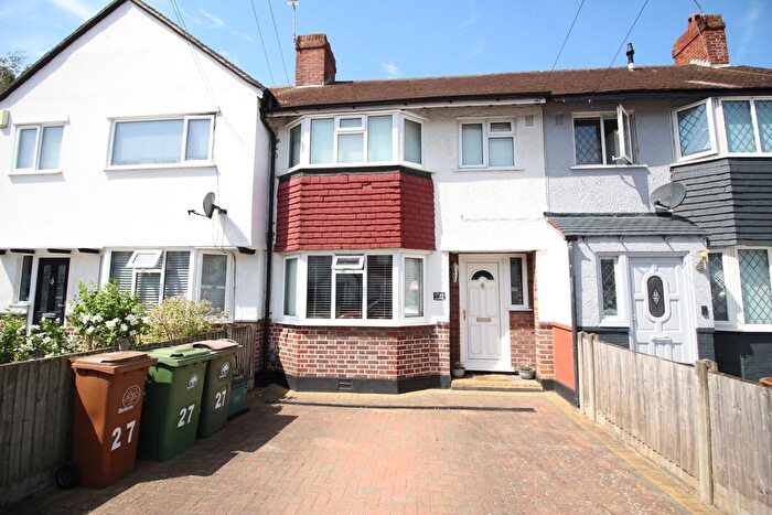 3 Bedroom Terraced House For Sale In Buckland Way, Worcester Park, KT4