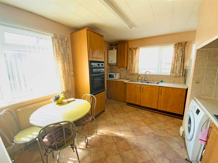 2 Bedroom Bungalow For Sale In Barcombe Road, Preston, Paignton, TQ3