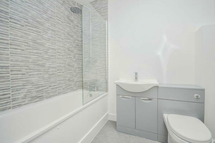 1 Bedroom Flat To Rent In Victoria Road, Swindon, SN1