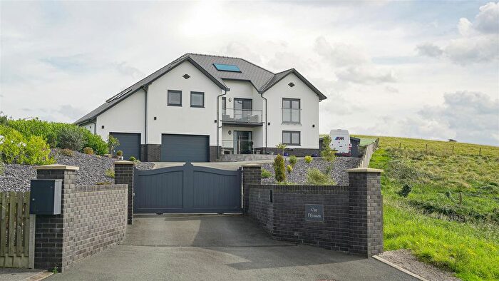 4 Bedroom Detached House For Sale In Lon Llewelyn, Waunfawr, Aberystwyth, SY23