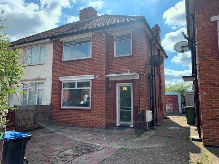 3 Bedroom Semi-Detached House To Rent In Carlyon Road, Wembley, HA0