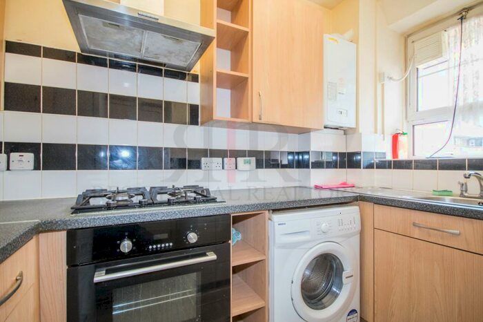 4 Bedroom Flat To Rent In Hale Street, London, E14