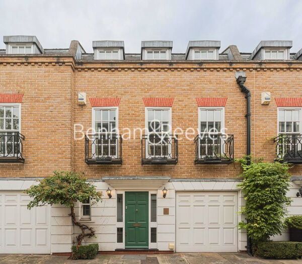 2 Bedroom Maisonette To Rent In Farrier Walk, Chelsea, SW10