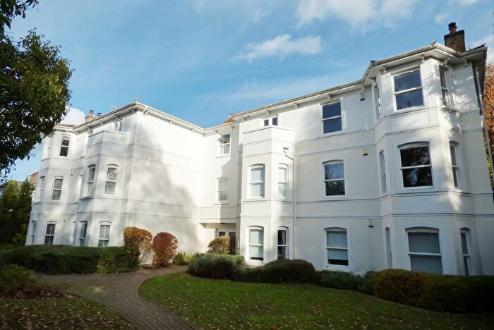 2 Bedroom Property To Rent In Beaumont Court, Tunbridge Wells, TN2