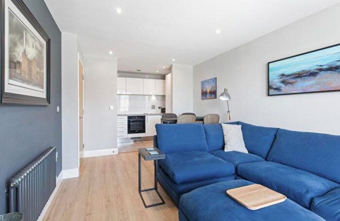 2 Bedroom Flat To Rent In Crawford Street, Marylebone, London, W1U
