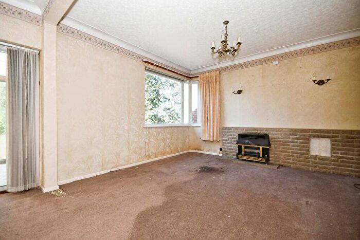 3 Bedroom Bungalow For Sale In Greaves Lane, Stannington, Sheffield, South Yorkshire, S6