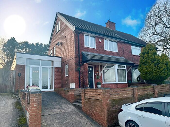 3 Bedroom Semi-Detached House For Sale In Hawthorne Avenue, Tibshelf, Alfreton, DE55