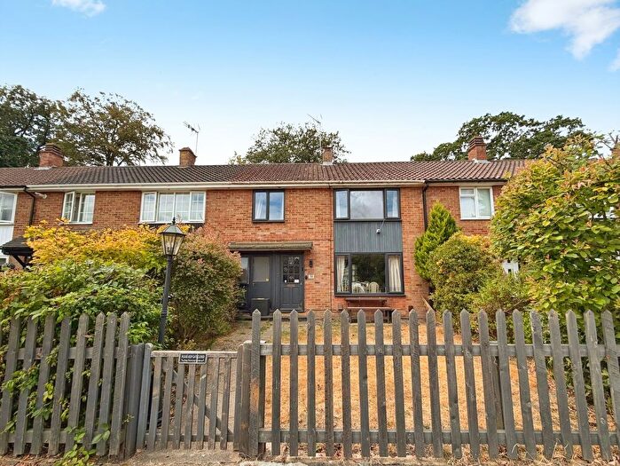 3 Bedroom Terraced House For Sale In Manston Drive, Bracknell, Berkshire, RG12